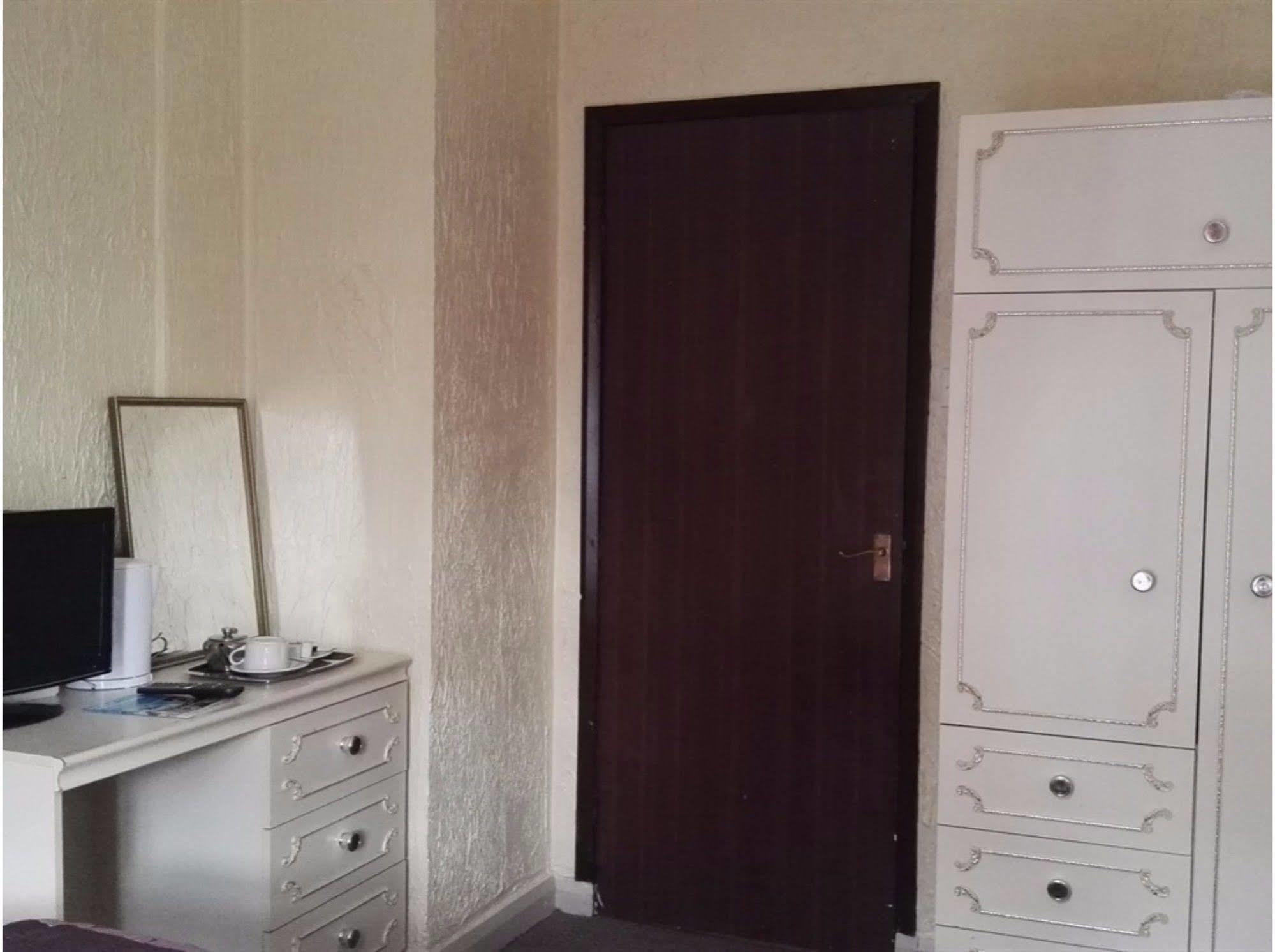פונטפרקט Barley Mow Hotel מראה חיצוני תמונה