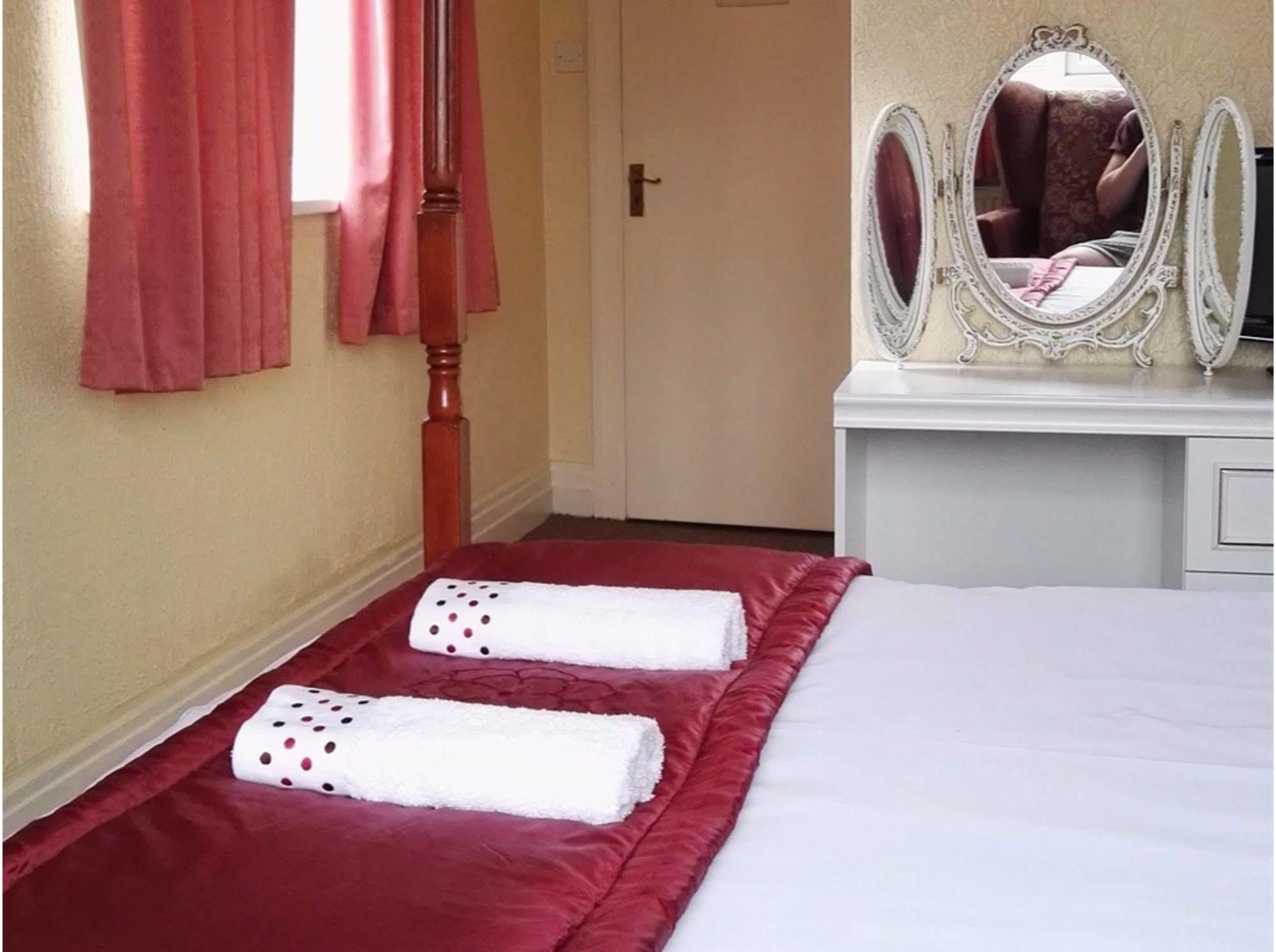 פונטפרקט Barley Mow Hotel מראה חיצוני תמונה